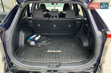 Позашляховик / Кросовер Toyota RAV4 2021 в Тернополі