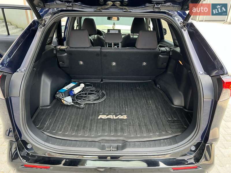 Позашляховик / Кросовер Toyota RAV4 2021 в Тернополі