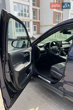 Позашляховик / Кросовер Toyota RAV4 2021 в Тернополі