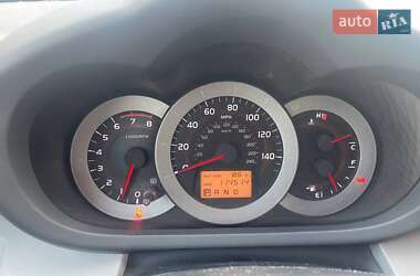 Позашляховик / Кросовер Toyota RAV4 2006 в 