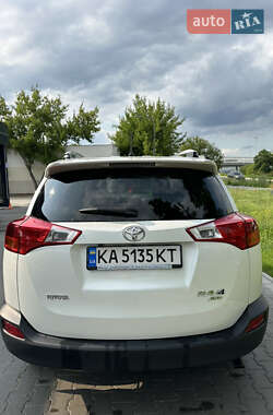 Позашляховик / Кросовер Toyota RAV4 2014 в 