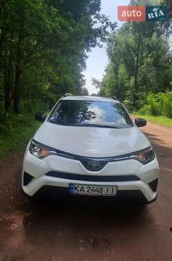 Внедорожник / Кроссовер Toyota RAV4 2017 в Киеве