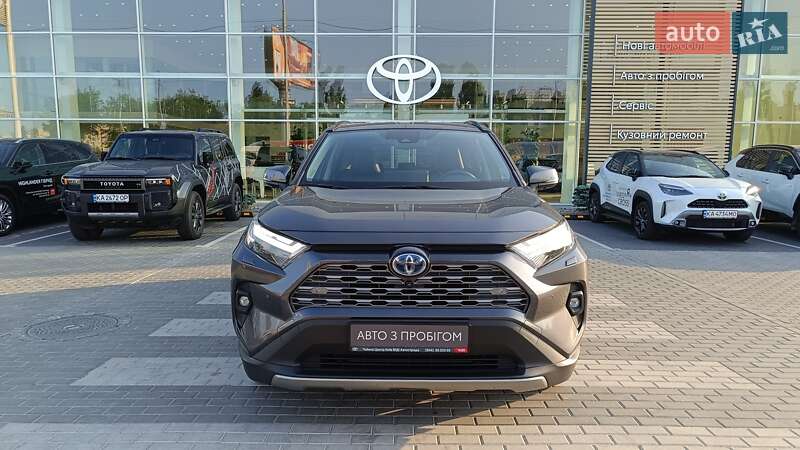 Внедорожник / Кроссовер Toyota RAV4 2023 в Киеве