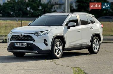 Внедорожник / Кроссовер Toyota RAV4 2019 в Киеве