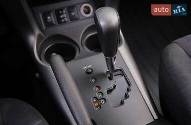 Позашляховик / Кросовер Toyota RAV4 2011 в 