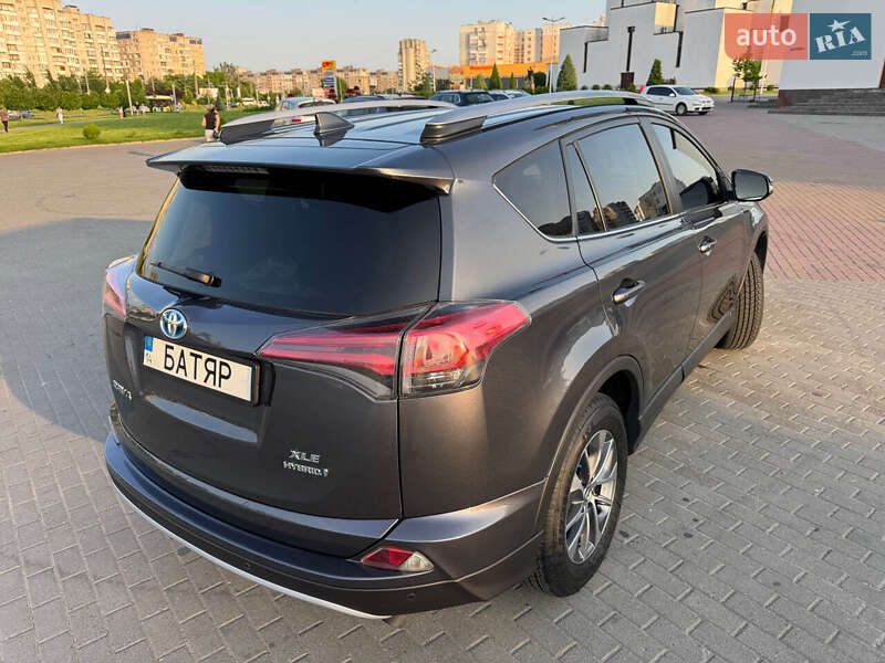 Позашляховик / Кросовер Toyota RAV4 2016 в Львові