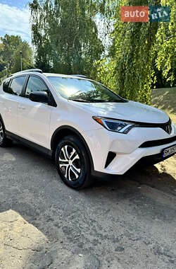 Позашляховик / Кросовер Toyota RAV4 2016 в Сумах