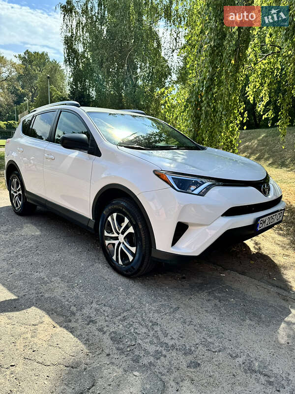 Внедорожник / Кроссовер Toyota RAV4 2016 в 