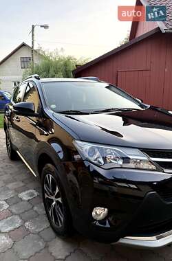 Внедорожник / Кроссовер Toyota RAV4 2015 в Черновцах