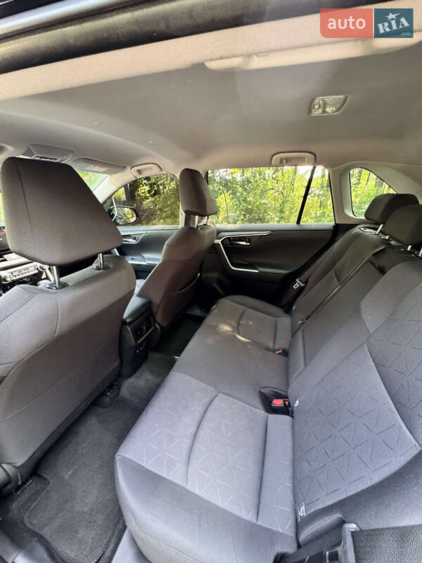 Внедорожник / Кроссовер Toyota RAV4 2019 в Киеве фото 14 Внедорожник / Кроссовер Toyota RAV4 2019 в Киеве