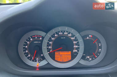 Внедорожник / Кроссовер Toyota RAV4 2007 в 