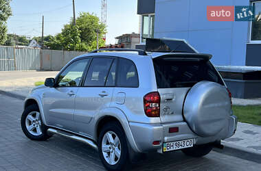 Позашляховик / Кросовер Toyota RAV4 2005 в 