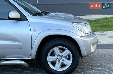 Позашляховик / Кросовер Toyota RAV4 2005 в 
