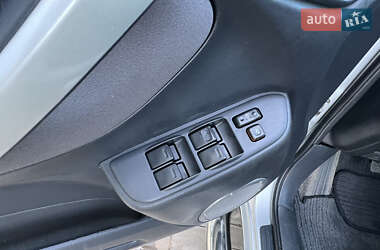 Позашляховик / Кросовер Toyota RAV4 2005 в 