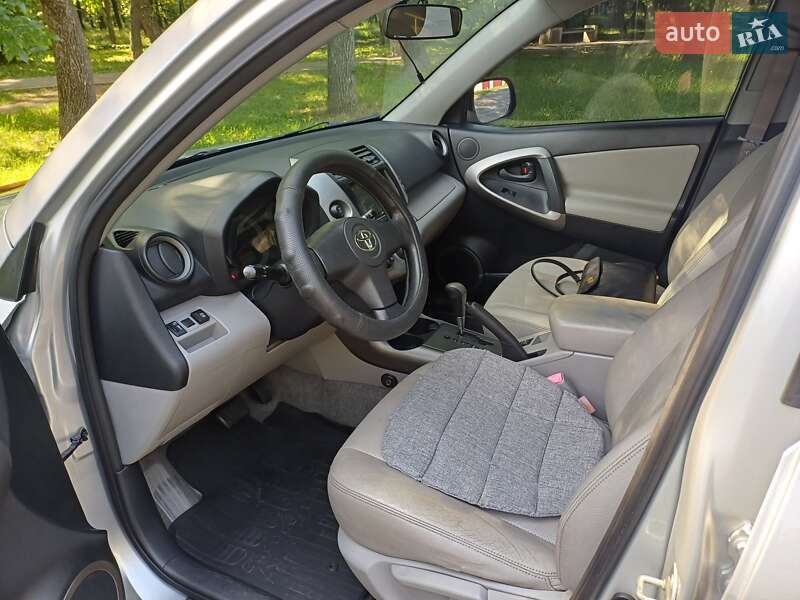 Позашляховик / Кросовер Toyota RAV4 2007 в Одесі
