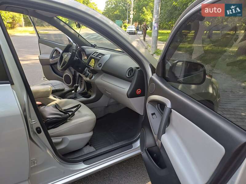 Позашляховик / Кросовер Toyota RAV4 2007 в Одесі