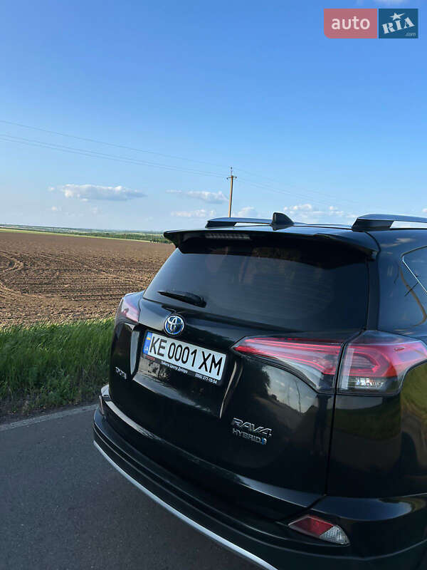 Позашляховик / Кросовер Toyota RAV4 2017 в Дніпрі