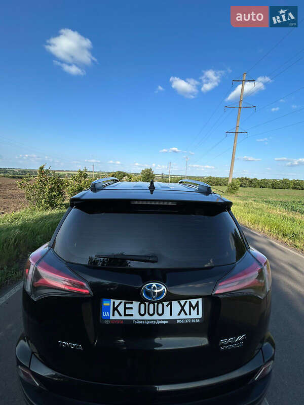 Позашляховик / Кросовер Toyota RAV4 2017 в Дніпрі