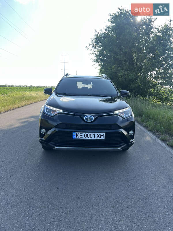 Позашляховик / Кросовер Toyota RAV4 2017 в Дніпрі