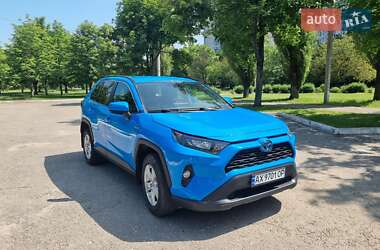 Внедорожник / Кроссовер Toyota RAV4 2020 в Харькове