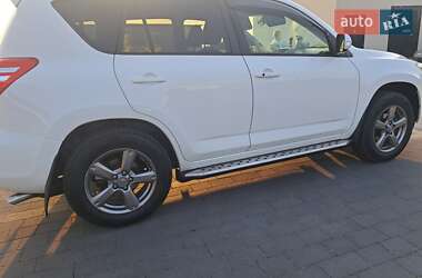 Внедорожник / Кроссовер Toyota RAV4 2012 в 