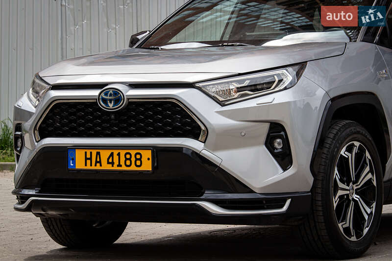 Внедорожник / Кроссовер Toyota RAV4 2020 в Львове