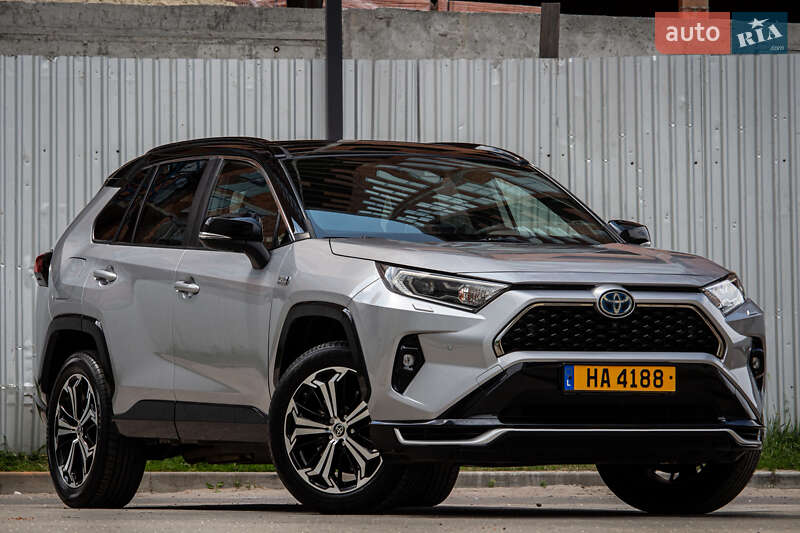 Внедорожник / Кроссовер Toyota RAV4 2020 в Львове