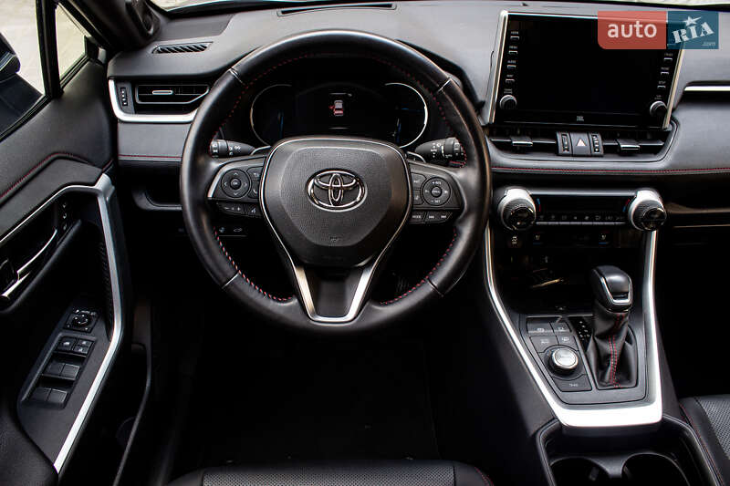 Внедорожник / Кроссовер Toyota RAV4 2020 в Львове