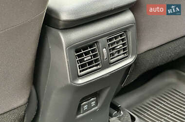 Внедорожник / Кроссовер Toyota RAV4 2020 в 