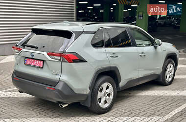 Внедорожник / Кроссовер Toyota RAV4 2020 в 