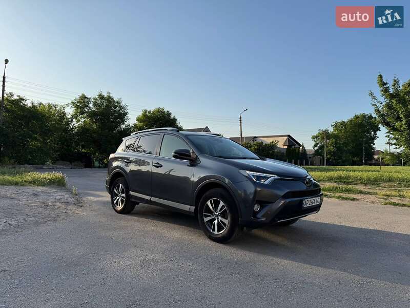 Позашляховик / Кросовер Toyota RAV4 2016 в Запоріжжі
