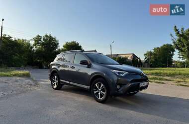 Внедорожник / Кроссовер Toyota RAV4 2016 в 