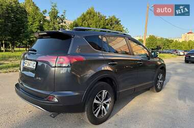 Внедорожник / Кроссовер Toyota RAV4 2016 в 