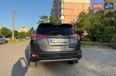 Внедорожник / Кроссовер Toyota RAV4 2016 в 