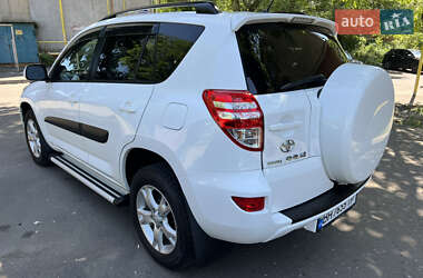 Внедорожник / Кроссовер Toyota RAV4 2009 в 