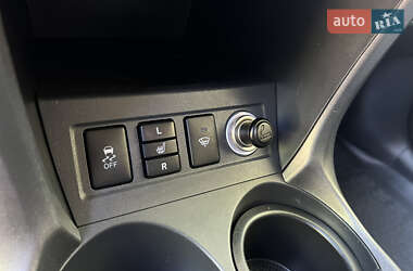 Внедорожник / Кроссовер Toyota RAV4 2009 в 