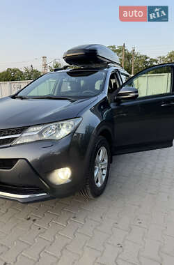 Внедорожник / Кроссовер Toyota RAV4 2014 в 