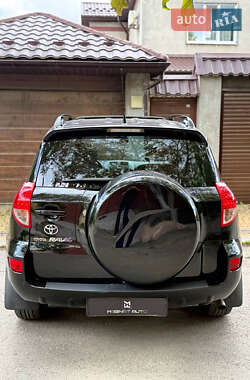 Внедорожник / Кроссовер Toyota RAV4 2008 в 