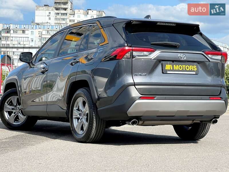 Позашляховик / Кросовер Toyota RAV4 2022 в Києві
