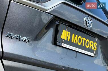 Внедорожник / Кроссовер Toyota RAV4 2022 в 