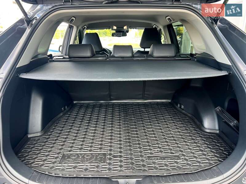 Позашляховик / Кросовер Toyota RAV4 2022 в Києві