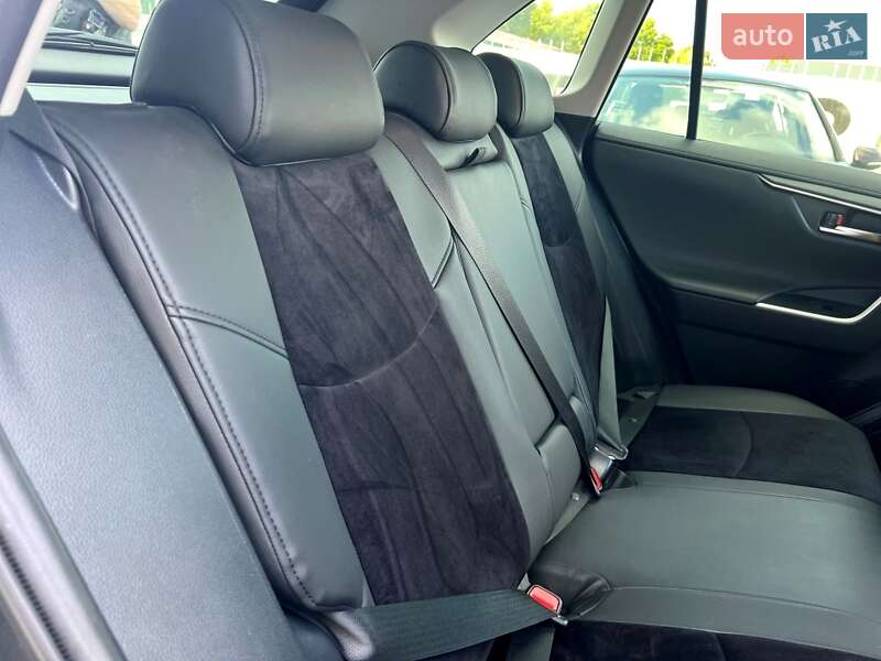Позашляховик / Кросовер Toyota RAV4 2022 в Києві