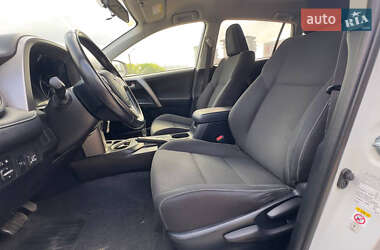 Внедорожник / Кроссовер Toyota RAV4 2016 в 