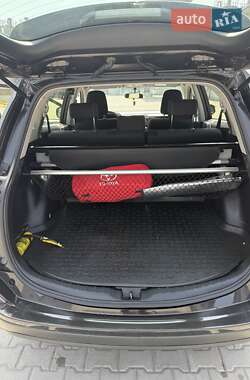 Внедорожник / Кроссовер Toyota RAV4 2016 в 