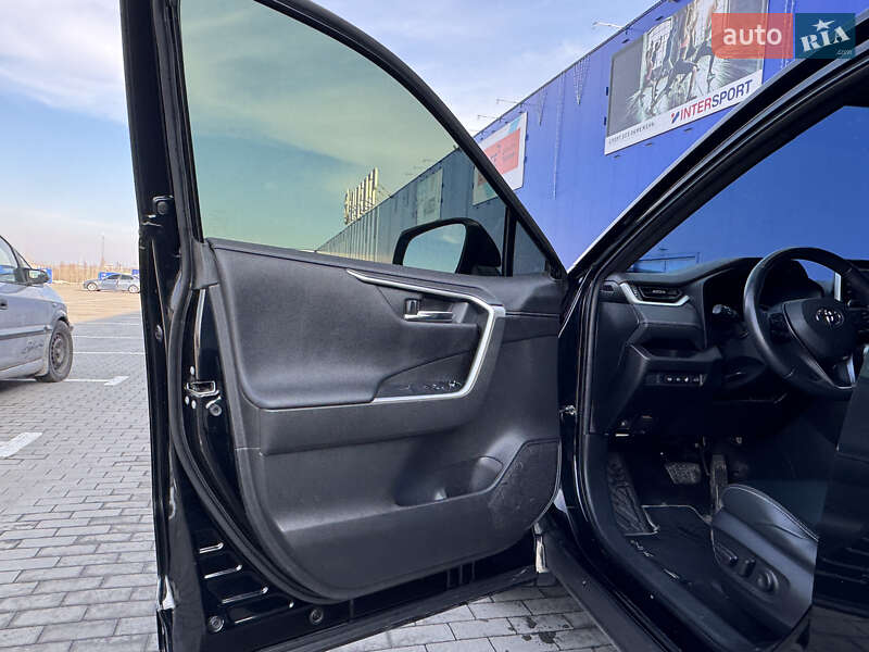 Внедорожник / Кроссовер Toyota RAV4 2020 в Виннице
