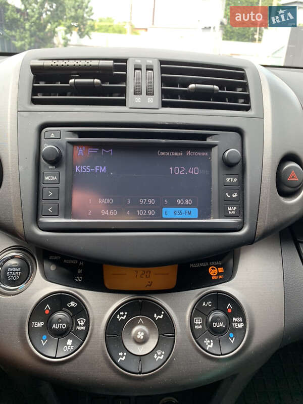 Внедорожник / Кроссовер Toyota RAV4 2012 в Богодухове