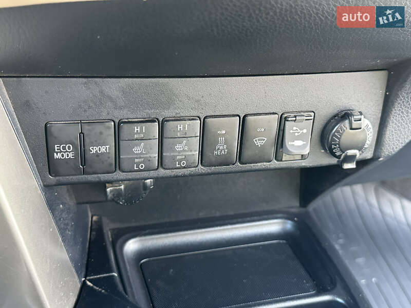 Внедорожник / Кроссовер Toyota RAV4 2015 в Харькове