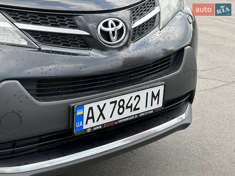 Внедорожник / Кроссовер Toyota RAV4 2015 в Харькове