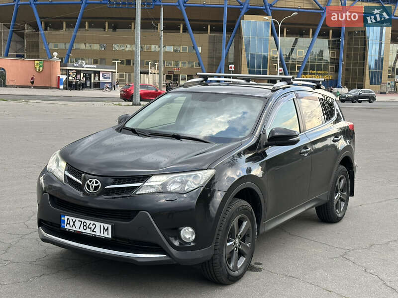 Внедорожник / Кроссовер Toyota RAV4 2015 в Харькове