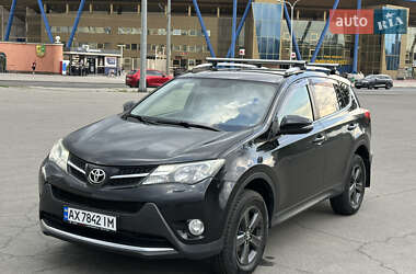 Внедорожник / Кроссовер Toyota RAV4 2015 в 